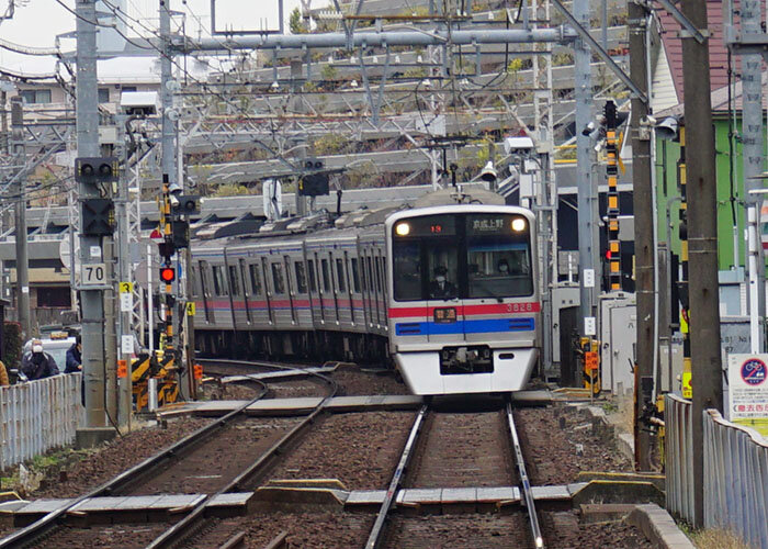 【業種別導入事例】京成電鉄株式会社様、全65駅に可搬型蓄電池を導入し、非常時の電源確保と日常利用を両立！